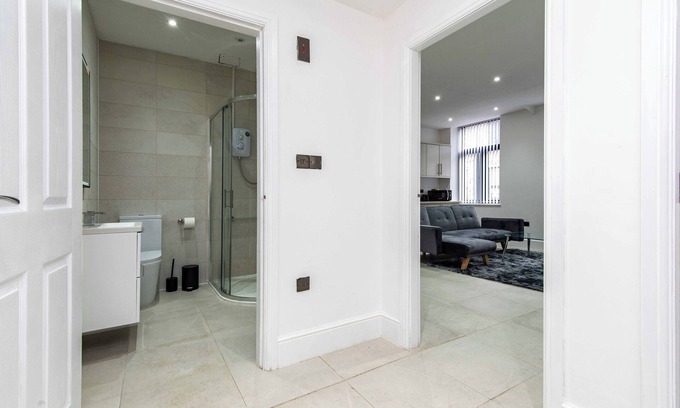 Bradford Apartment | 1-Bed Apartment near Bradford City Centre