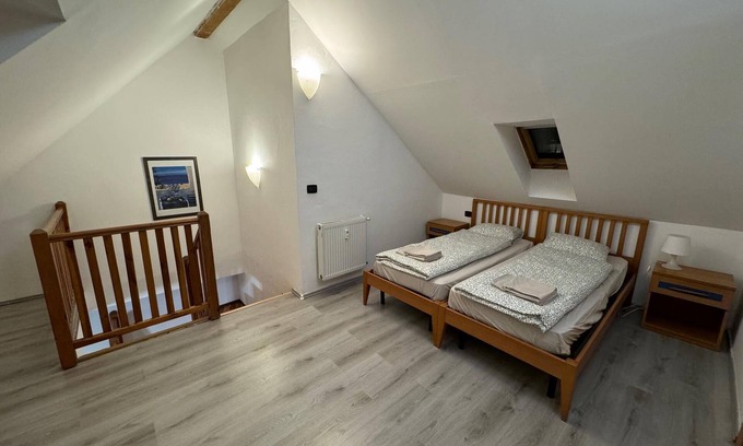 Karlin Apartment | 1 Bed Flat - Sleeps 4 - Pets - Smoking on terrace
