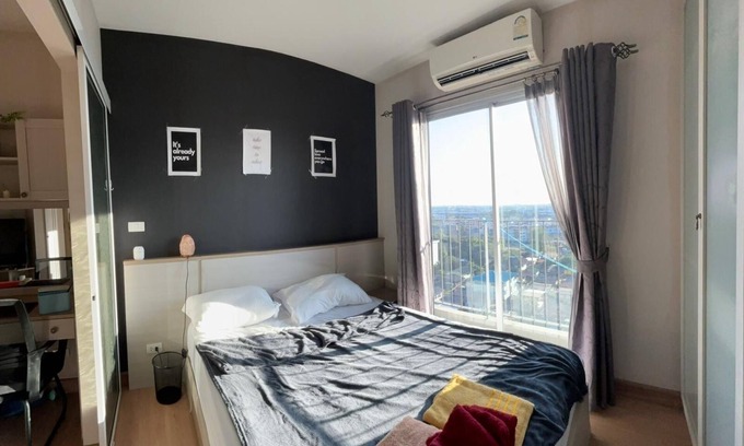 Rat Burana Apartment | 1-bedroom riverside Bangkok apartment with washing machine, infinity pools, etc