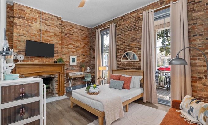 Olde Town Augusta Apartment | 1 bedroom, 1 bathroom studio apartment in Downtown Augusta