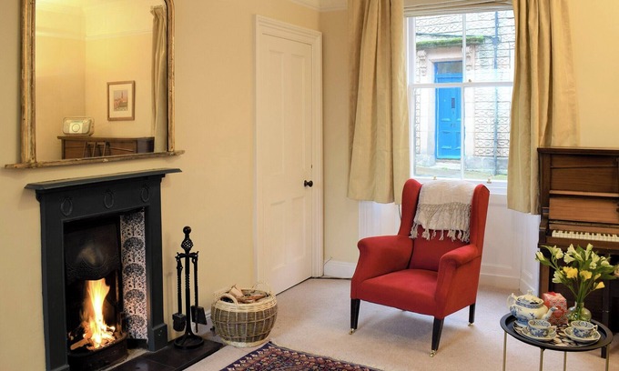 Berwick-upon-Tweed Cottage | 1 bedroom accommodation in Berwick Upon Tweed