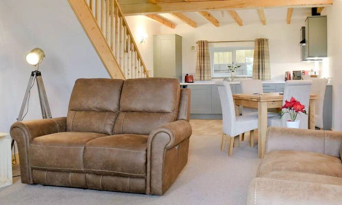 Overton-on-dee Cottage | 1 bedroom accommodation in Wrexham, near Llangollen