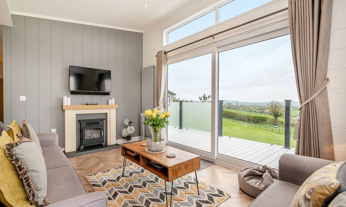 Shepton Mallet Ski Chalet | 1 bedroom accommodation in Midsomer House, East Compton