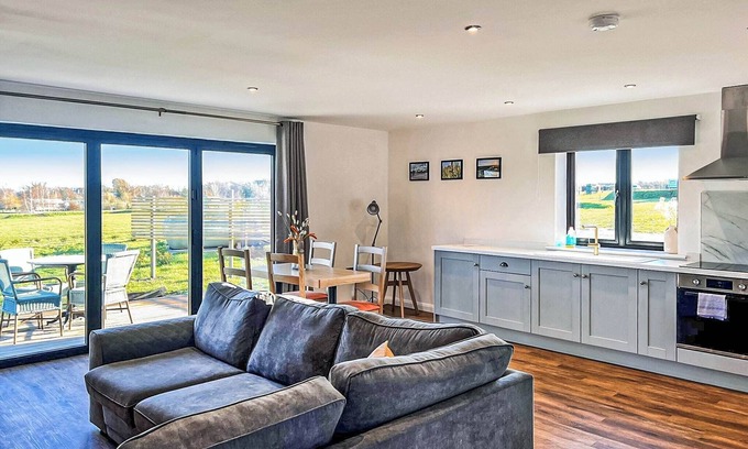 Attleborough Ski Chalet | 1 bedroom accommodation in Old Buckenham