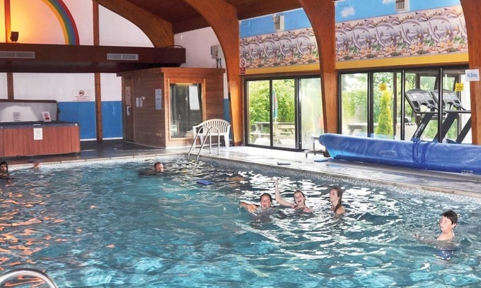 Pentrefelin Ski Chalet | 1 bedroom accommodation in Llandeilo, Nr Carmarthen
