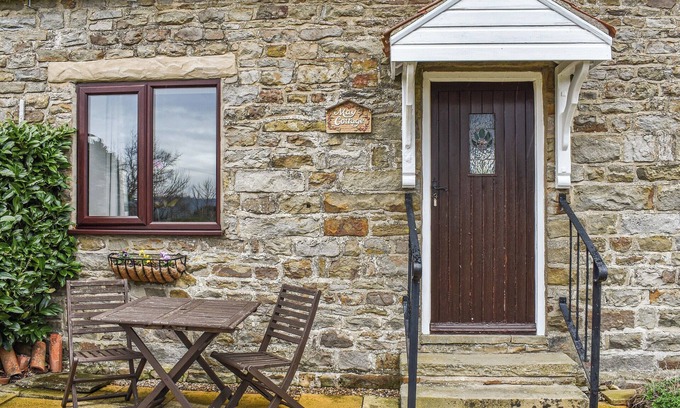 Staintondale Cottage | 1 bedroom accommodation in Cloughton, near Harwood Dale