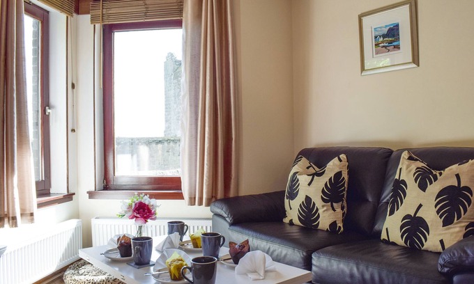 Kirkcaldy Cottage | 1 bedroom accommodation in Kirkcaldy