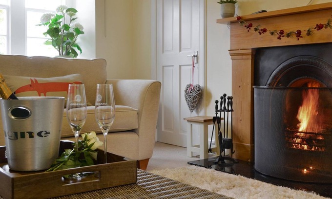 Glenisla Cottage | 1 bedroom accommodation in Kettins, near Blairgowrie