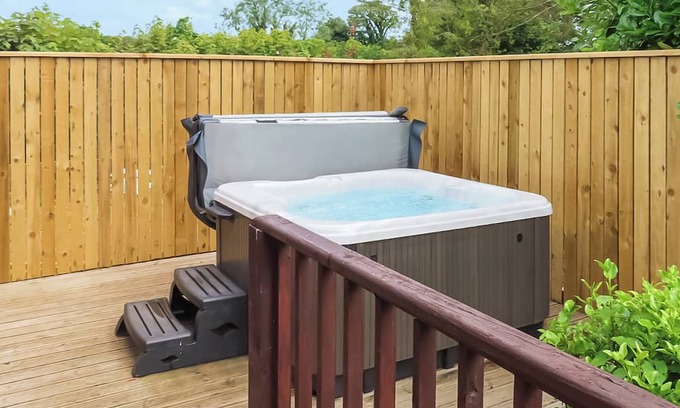 Narberth Ski Chalet | 1 bedroom accommodation in Narberth, Nr Tenby