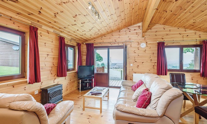 Caersws Ski Chalet | 1 bedroom accommodation in Llandinam, Powys