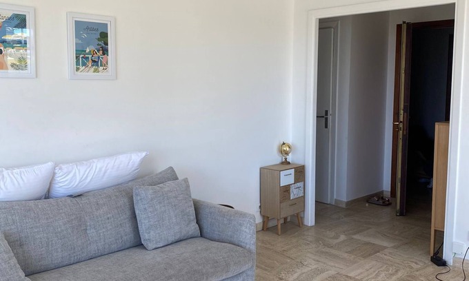California - Pezou Apartment | 1 Bedroom Apartment in Cannes