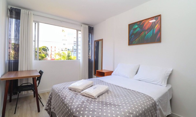 Alto da Gloria Apartment | 1 bedroom apartment near Couto Pereira Stadium