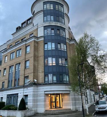 Maida Vale Apartment | 1 Bedroom Apartment with security 24 hours and concierge