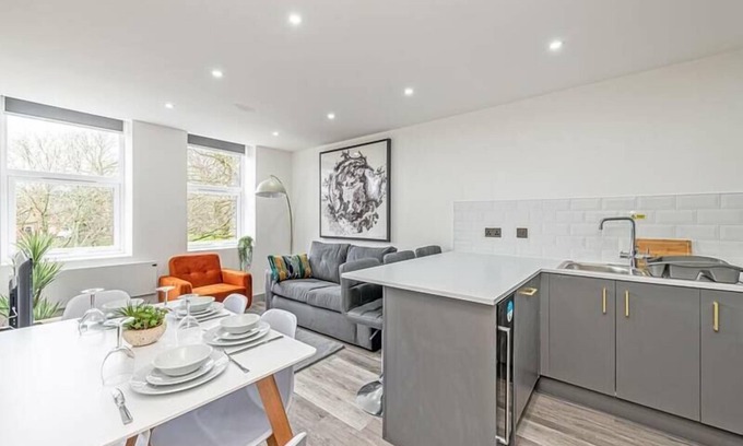 Preston Apartment | 1 Bedroom Apt Winkley Square