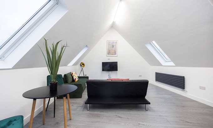 Frognal and Fitzjohns Apartment | 1 Bedroom Flat Central London NW3