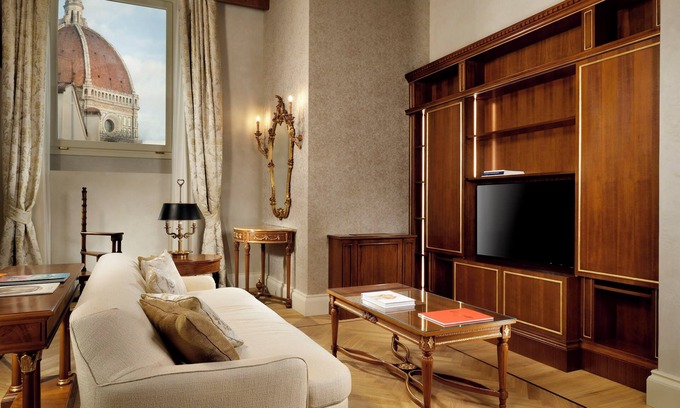 Duomo Apartment | 1-Bedroom Luxury Apartment 'Caterina da Siena' at Palazzo Portinari Salviati