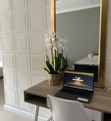 Greater Johannesburg Metropolitan Area Apartment | 1 Bedroom Sleek, Spotless, Work-from-home Sanctuary