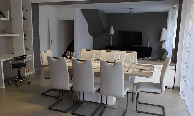 Ouzouer-le-Marche House | 1- BizyFamily: 1 whole house of 160 m2 (8pers.)