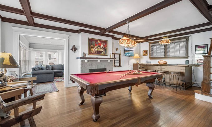 Atlantic City House | 1 BLOCK TO THE BEACH, RESTAURANTS & NIGHTLIFE