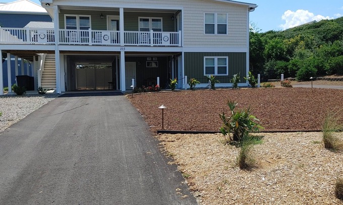 Emerald Isle Apartment | 1 BR apt with ocean views see VRBO# 4598329 to book full house for summer 2026
