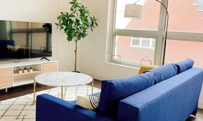 Central West End Apartment | 1 BR Loft Near Central West End, Walk to BJC