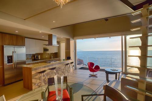Amapas Apartment | 1 BR Stunning View 1200 SF Loft Penthouse with 2 Bathrooms