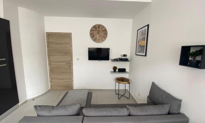 Belhez Apartment | 1-C Bel appart calme climatisé parking gratuit privé sur demande