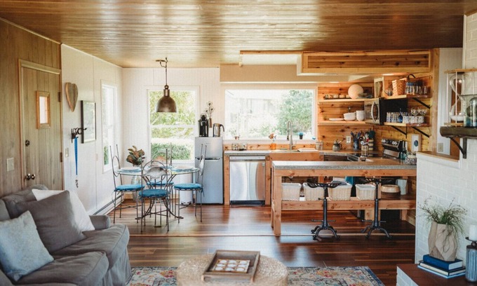 Sequim Cottage | 1- Cheerful and cozy water-view cottage