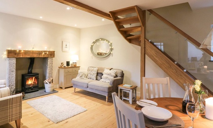 Belstone Cottage | 1 CHURCH COTTAGES, pet friendly, luxury holiday cottage in Okehampton