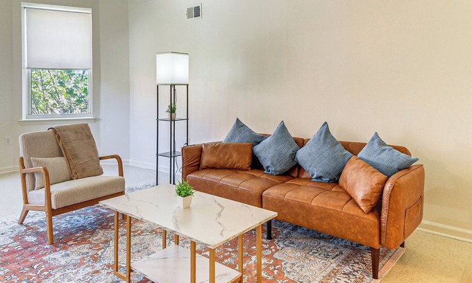Downtown Baltimore Apartment | 1 Mi to Druid Hill Park: Quaint Baltimore Apt