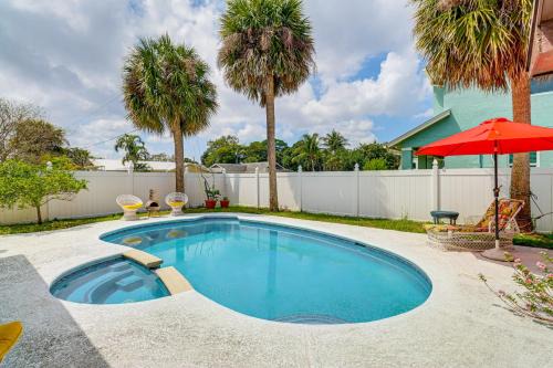 Stuart House | 1 Mi to Dtwn Stuart Bright Home with Pool and Spa!
