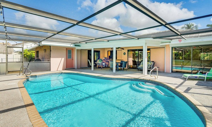 Biggar House | 1 Mi to Golf! Family Getaway w/Pool in Fort Myers