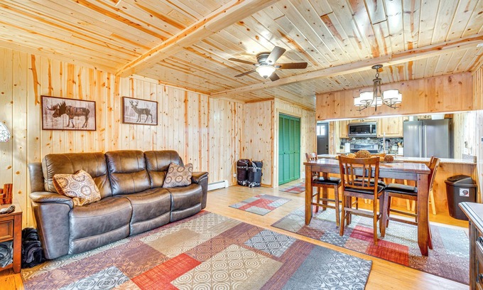 Estes Park House | 1 Mi to Rocky Mtn Nat'l Park: Estes Park Townhome