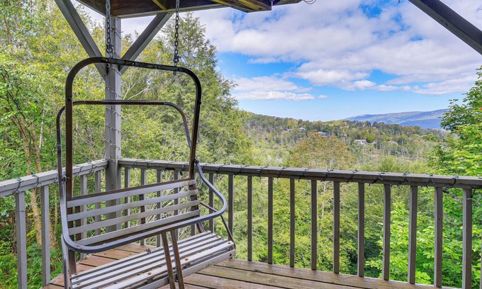 Sugar Mountain Condo | 1 Mi to Slopes! Sugar Mountain Retreat w/Views