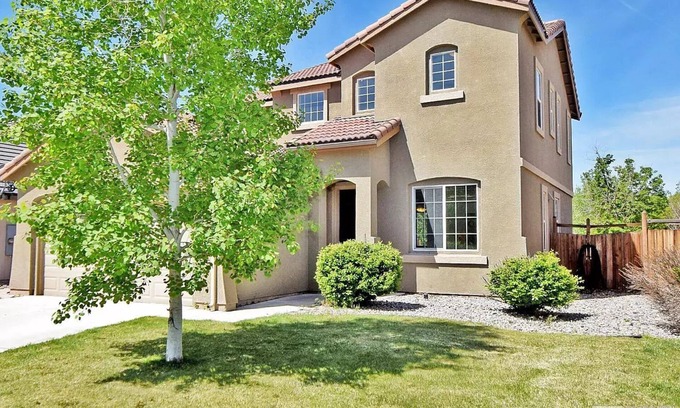 Sparks House | 1 mile from Golden Eagle Sports Complex