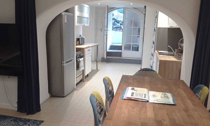 Lazaret Apartment | 1 min to the centre of the port of Nice. 7 mins from Beach 2 mins to tram stop