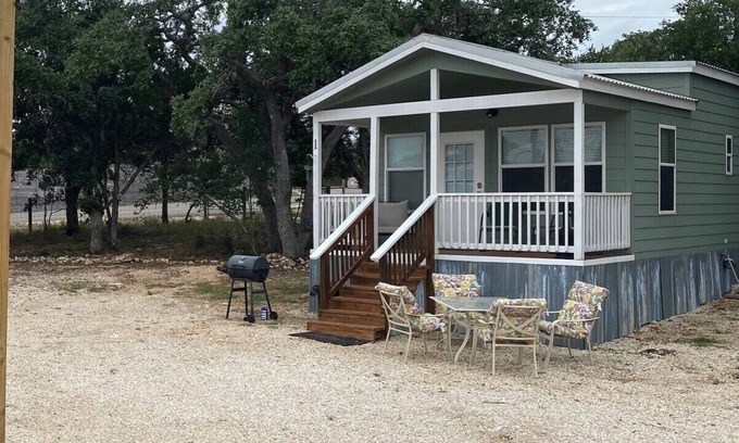 New Braunfels Cottage | #1 Royal Gate Retreat