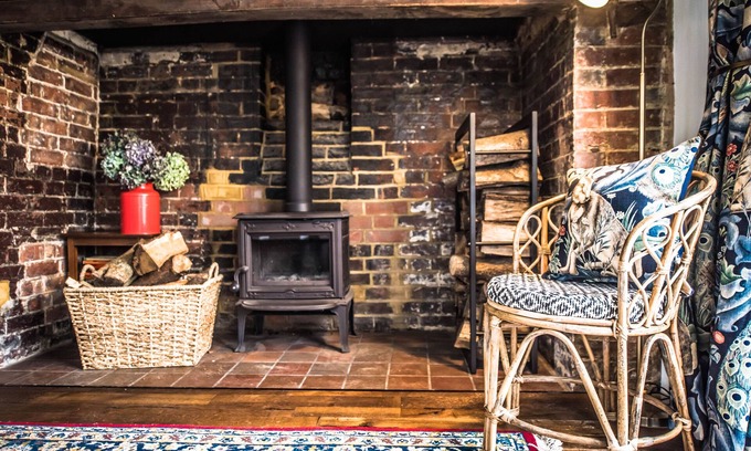 Warninglid Cottage | 1 Stonedelph Cottage - sleeps 4 guests in 2 bedrooms