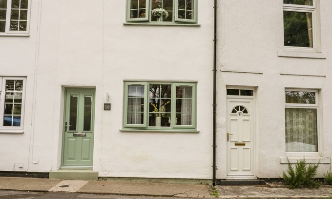 Swainby Cottage | 10 HIGH STREET, family friendly, with open fire in Swainby