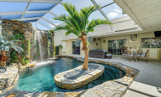 Deep Creek House | 10 Mi to Beach: Pet-Friendly Home in Punta Gorda!