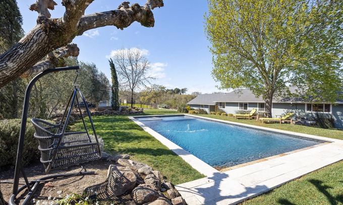 Windsor Other | 10 min to Healdsburg - Modern Farmhouse with Pool, Spa & Views