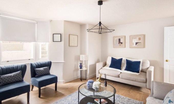 Kennington House | 10 Mins Walk to The Oval | The Kennington Retreat