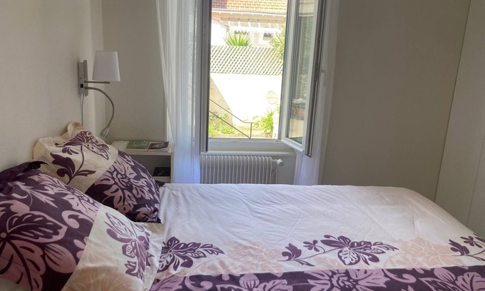 La Rochelle Bed & Breakfast | 10-minute walk to town center, parks and beach