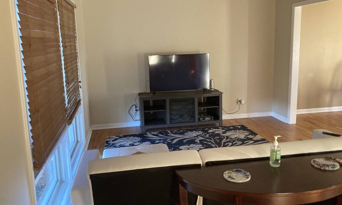 Portland House | 10 minutes from Mist Casino and 45 minutes from downtown Nashville