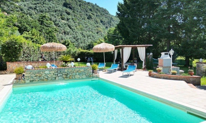 Camaiore House | 10 People - Private pool - private Garden