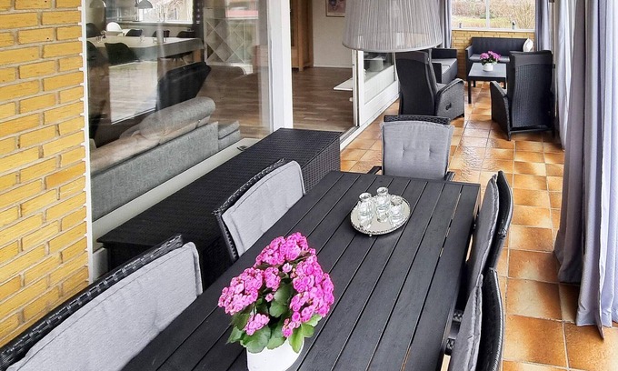 Snogebaek House | 10 person holiday home in Nexø