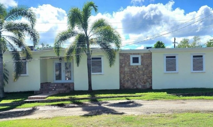 Aguada Apartment | 10 persons. 4 minutes from the beach.