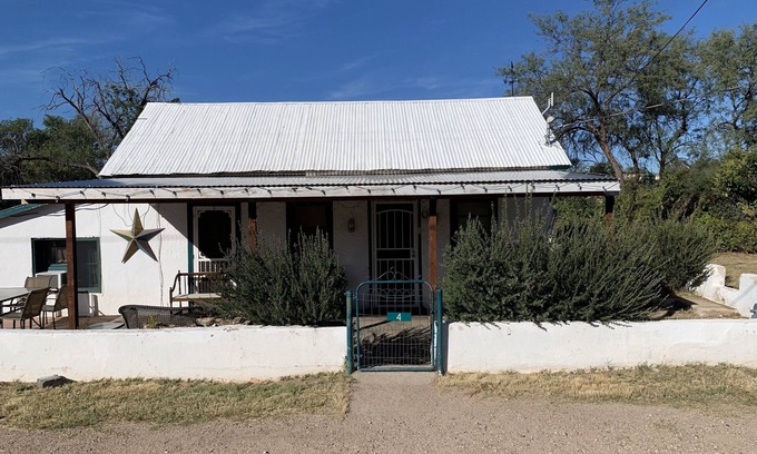 Tombstone House | 100-year-old Tombstone Pueblo