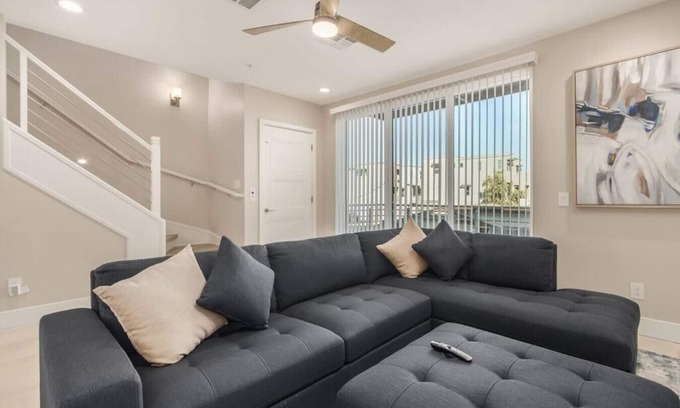 Peaceful Valley House | 1009 Beautiful luxury condo in heart of Scottsdale