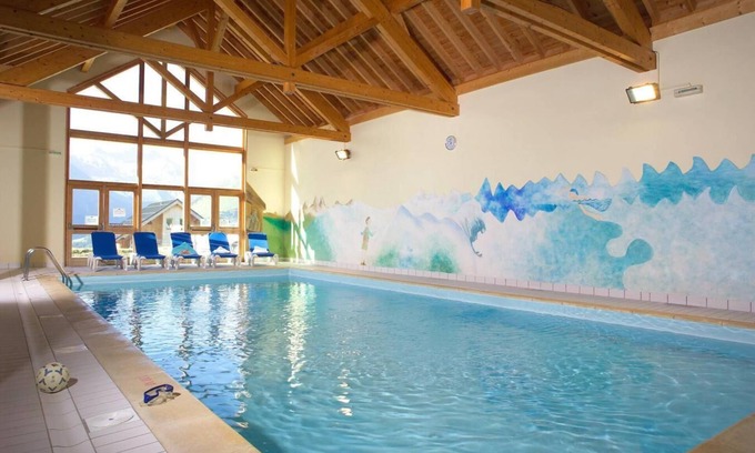 Saint-Jean-d'Arves Apartment | 100m from resort center, fitness, swimming pool, terrace, balcony, parking, tv, ski locker, 36m²